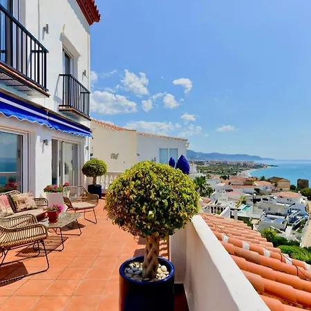 Calle Ladera Marina